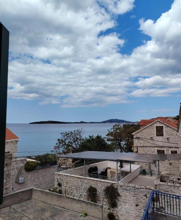 Vanjski izgled tradicionalne kamene kuće