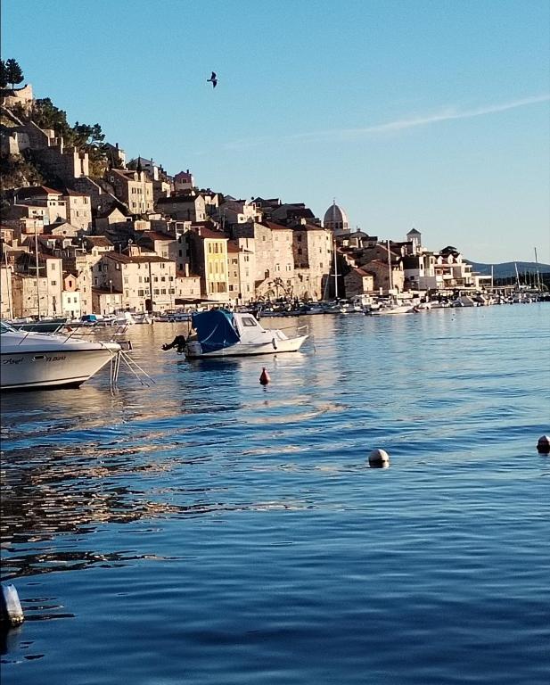 Dnevni boravak apartmana Ema Šibenik